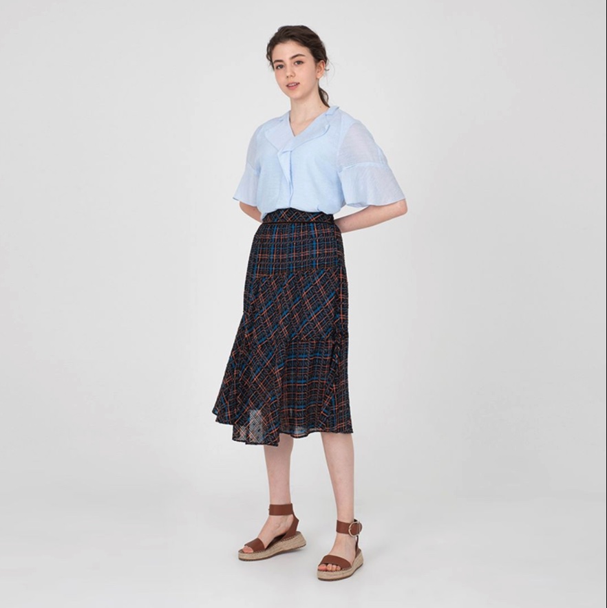 시크 페미닌한 감성의
패미닌 블라우스